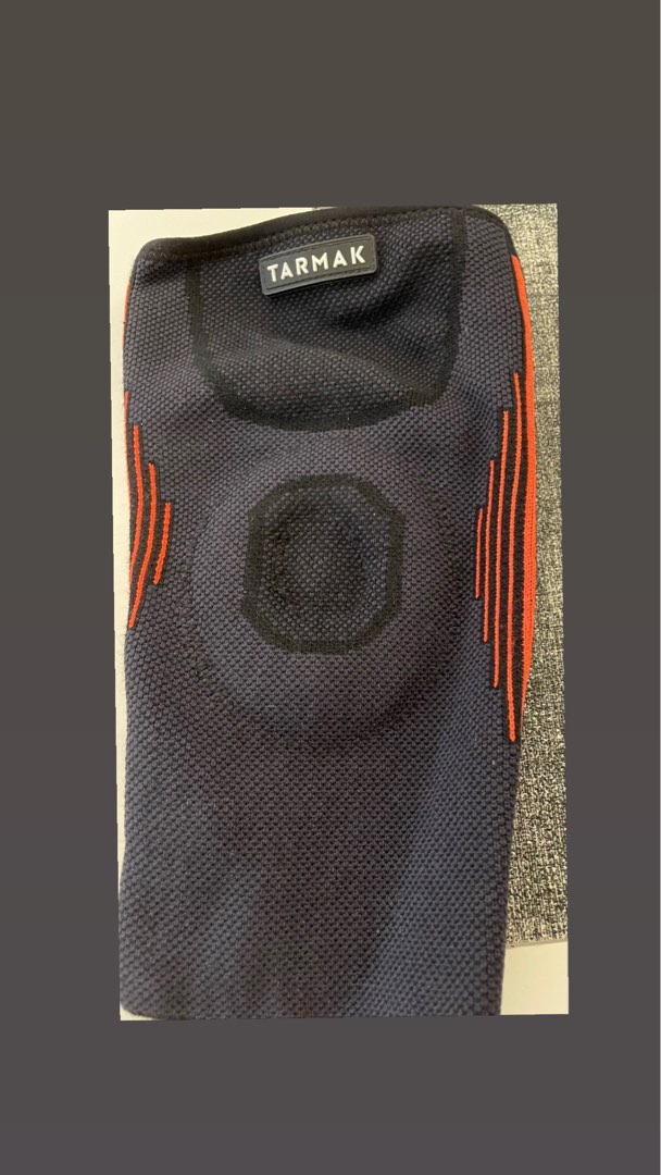 Decathlon knee guard with knee pad, Health & Nutrition, Braces, Support