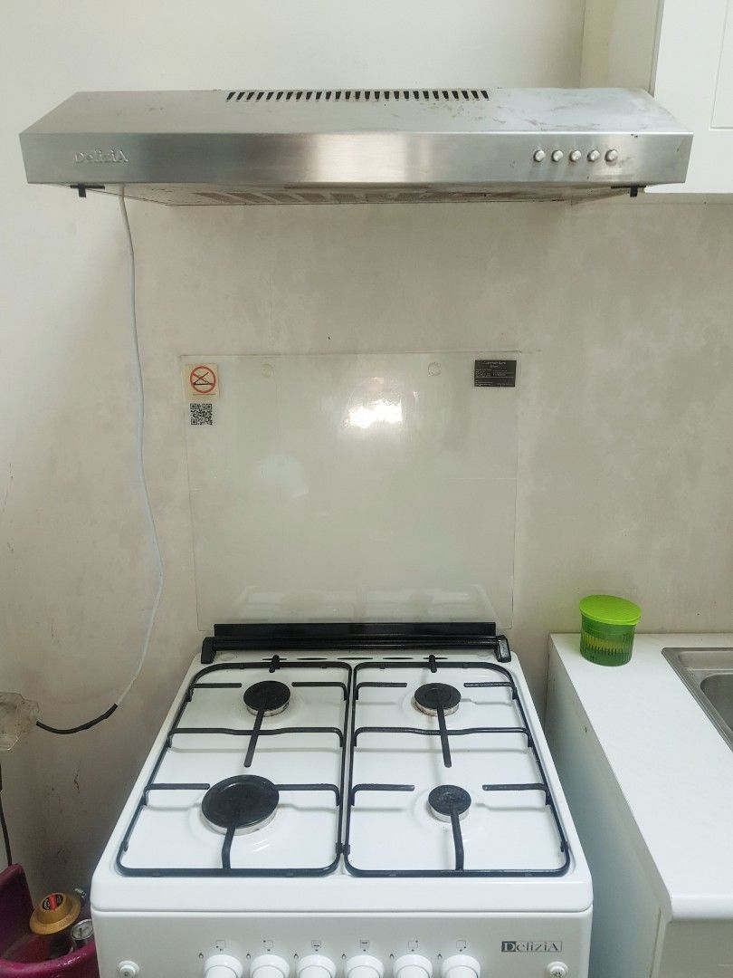 DELIZIA Kompor Free Standing (tdk trmsk cooker hood) on Carousell