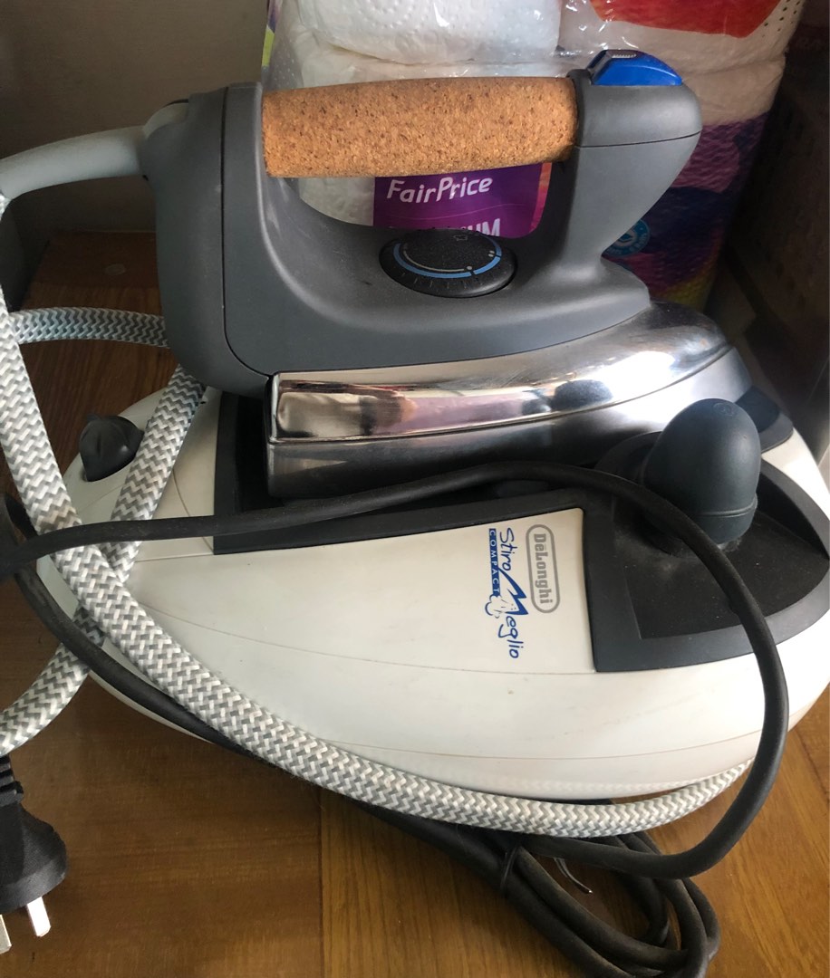 DeLonghi steam iron, TV & Home Appliances, Irons & Steamers on Carousell