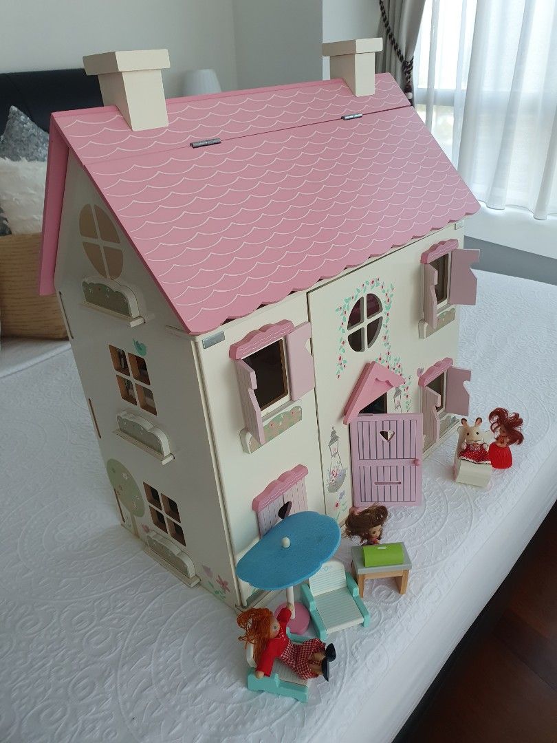 George home wooden dolls house store
