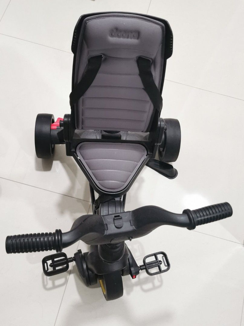 Doona Tricycle, Babies & Kids, Going Out, Strollers on Carousell
