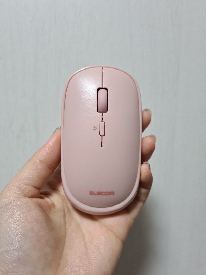 Elecom Wireless Mouse (Category: Mouse & Mousepads) located in Singapore. Submitted by gabbeez (Listing ID 1208412209, Image 1). Description: Used 3 times only, good as new. Comes with cover as well..