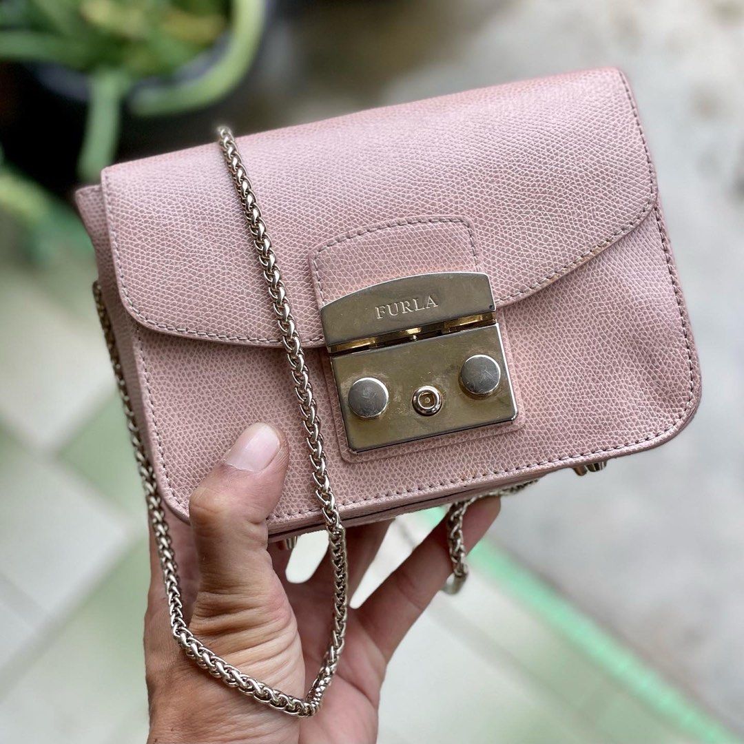 Cole Haan On A Chain Crossbody Wallet in Natural