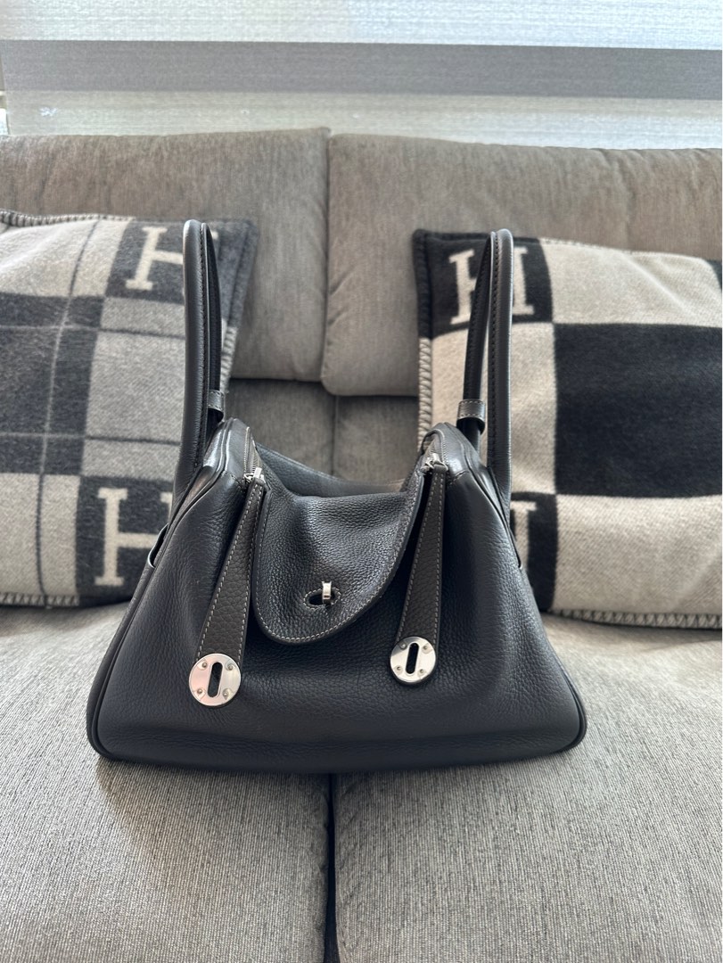 Hermès Lindy 30 Black Swift PHW from 100% authentic materials!