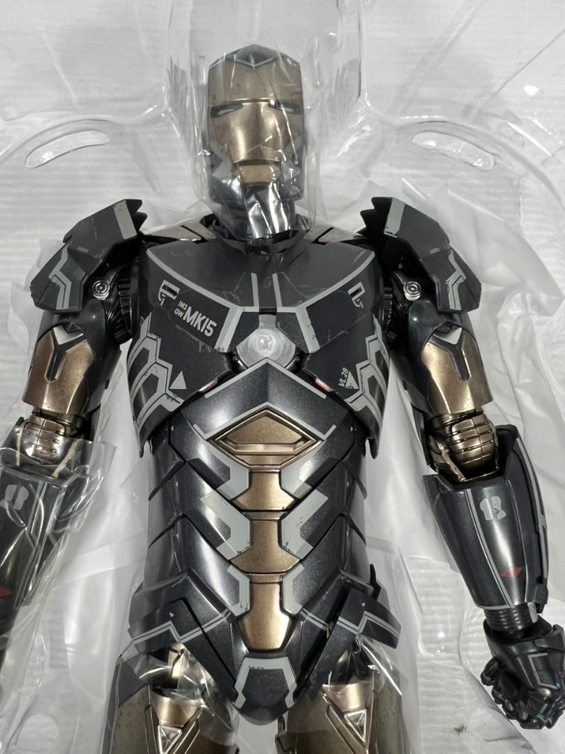 Hot toys store sneaky