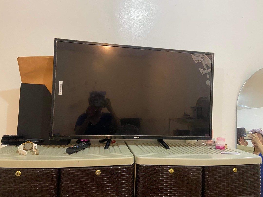 HUG 40 inch SMART TV, TV & Home Appliances, TV & Entertainment, TV on ...