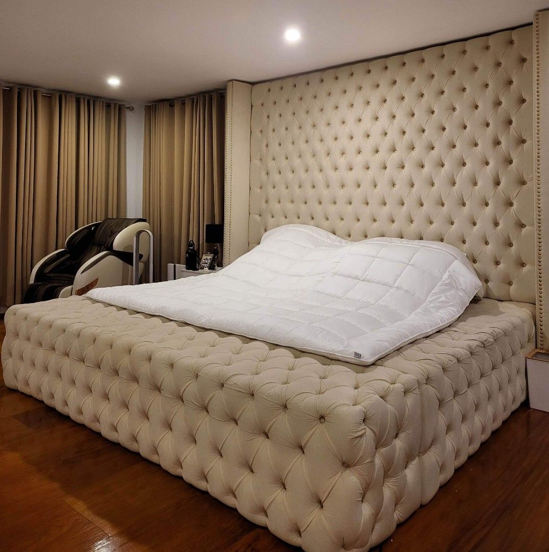 Huge king store size bed