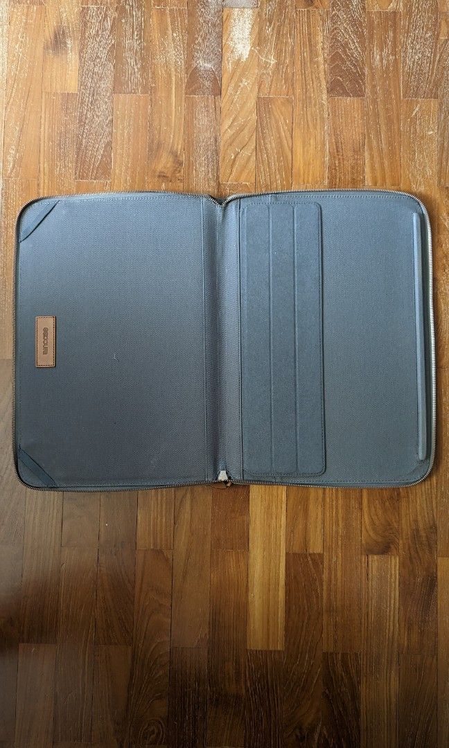Incase 17-inch Slim Laptop Case with stand, Computers & Tech, Parts ...