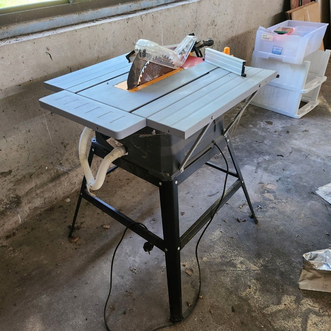 Ingco Table saw / Tablesaw TS15007, Furniture & Home Living, Home