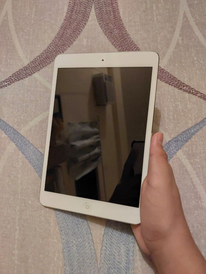 Apple iPad Mini 1 | 16GB | WiFi Only (Category: iPad) located in Pasay City. Submitted by andreiisasundae (Listing ID 1207828422, Image 1). Description: - This iPad is brand new and doesn't have any scratches and has no dents - It hasn't been used since bought - It has no issues whatsoever and internal damage - It comes with a brand new fast charger - The battery is still original and is rated at 90% battery health - It has no repair history and 