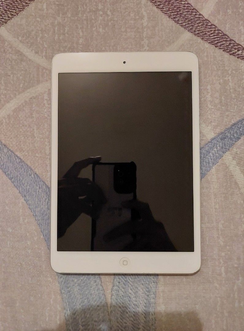 Apple iPad Mini 1 | 16GB | WiFi Only (Category: iPad) located in Pasay City. Submitted by andreiisasundae (Listing ID 1207828422, Image 2). Description: - This iPad is brand new and doesn't have any scratches and has no dents - It hasn't been used since bought - It has no issues whatsoever and internal damage - It comes with a brand new fast charger - The battery is still original and is rated at 90% battery health - It has no repair history and 
