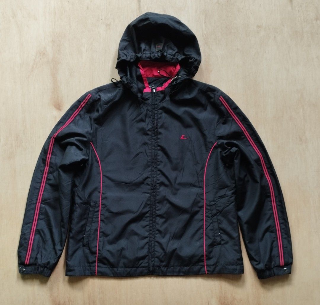 Jaket sport Lecaf, Sports, Other Sports Equipment on Carousell
