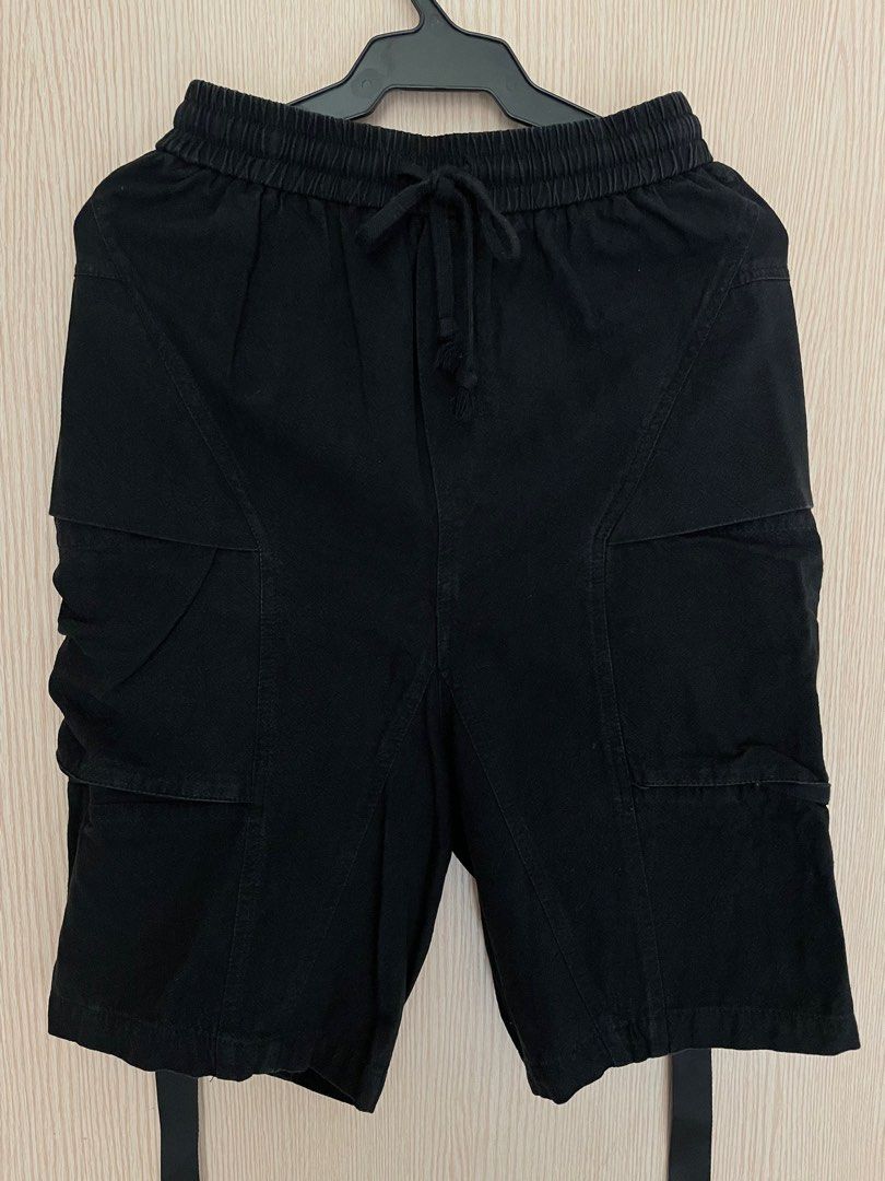 Japanese style streetwear Cargo Shorts Orig. by R s by Zibeth bought in Central World Bangkok Men s Fashion Bottoms Shorts on Carousell