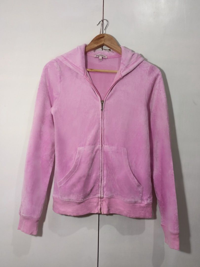 Juicy Couture Barbie Pink Y2K Velour Jacket (Category: Coats, Jackets and Outerwear) located in Baguio. Submitted by Thriftcodes.ph (Listing ID 1208296021, Image 3). Description: Color Quality: 10/10 💕 - Rhinestones are still attached! - Fave color!!! - Need lang ng some steam/iron, my steamer broke down :( Size: L on tag but fits Medium Feel free to DM me for questions! DONT FORGET TO CHECK MY PROFILE FOR SIMILAR ITEMS!.