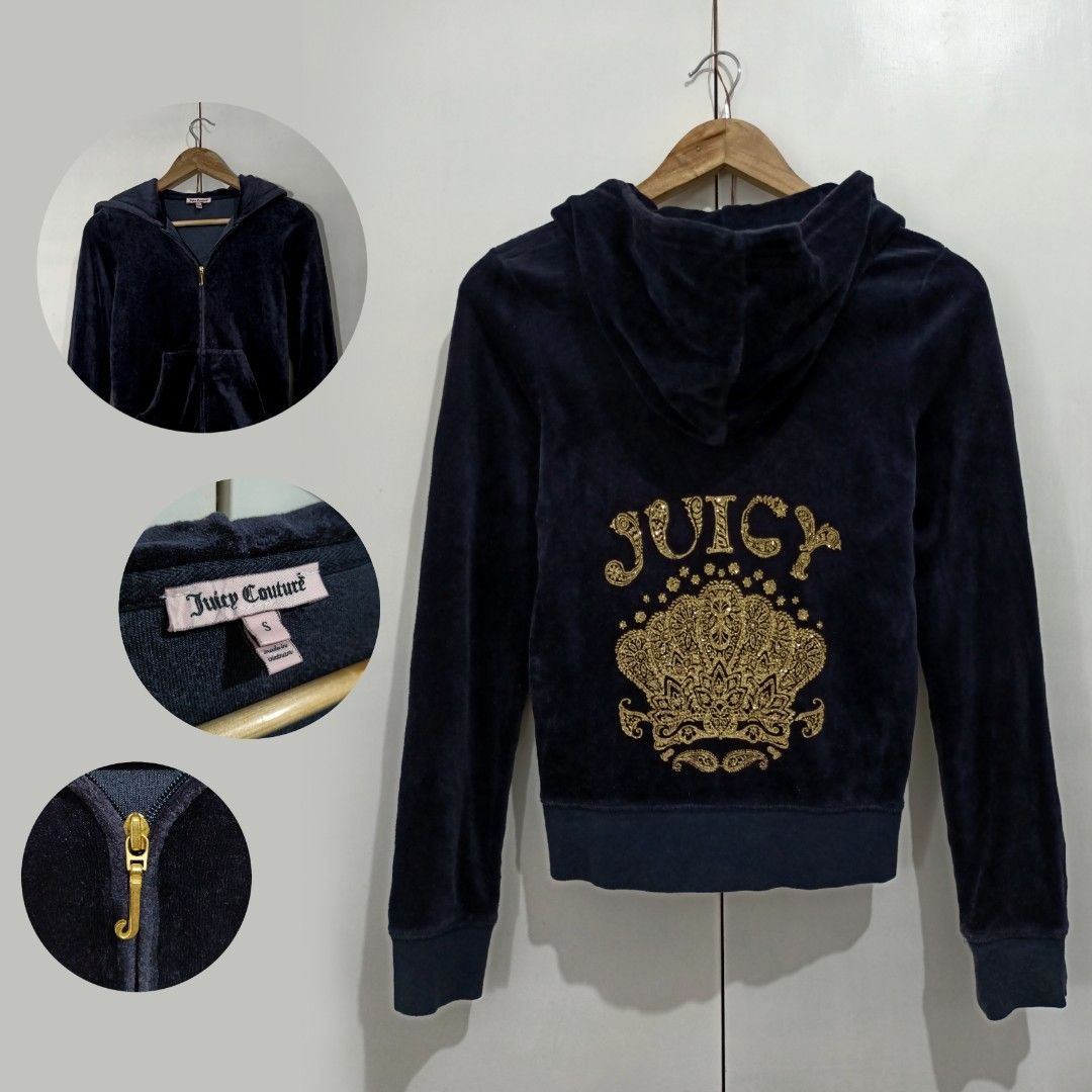 Juicy Couture Velour Deep Blue Y2K Jacket (Category: Coats, Jackets and Outerwear) located in Baguio. Submitted by Thriftcodes.ph (Listing ID 1208291543, Image 1). Description: Color Quality 10/10 💙 - Very Detailed! - No flaws! Fits Sizes S - M Feel free to DM me for questions! DONT FORGET TO CHECK MY PROFILE FOR MORE SIMILAR ITEMS💕.