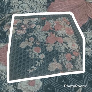 Kerudung segiempat motif voal lasercut