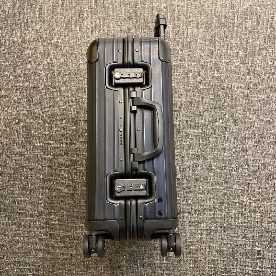 Koper rimowa x supreme Barang Mewah Tas Dompet di Carousell