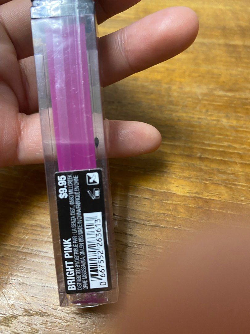 La Senza Bright Pink Lipstick from Canada (Category: Makeup) located in Bulacan. Submitted by virijennifer-21966 (Listing ID 1208287059, Image 2). Description: original brand new item. Sealed item. With tag price of 9.95 dollar.