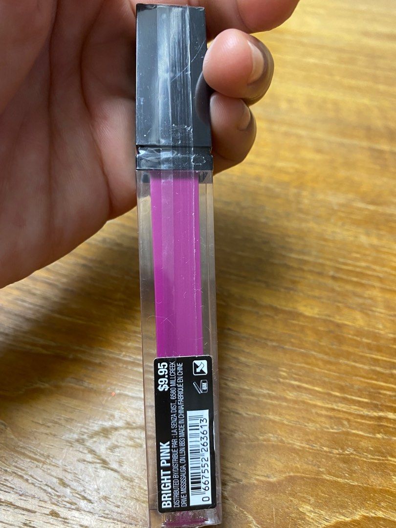 La Senza Bright Pink Lipstick from Canada (Category: Makeup) located in Bulacan. Submitted by virijennifer-21966 (Listing ID 1208287059, Image 3). Description: original brand new item. Sealed item. With tag price of 9.95 dollar.