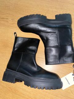 L'AUTRE CHOSE Black calf leather lug sole almond-toe boots