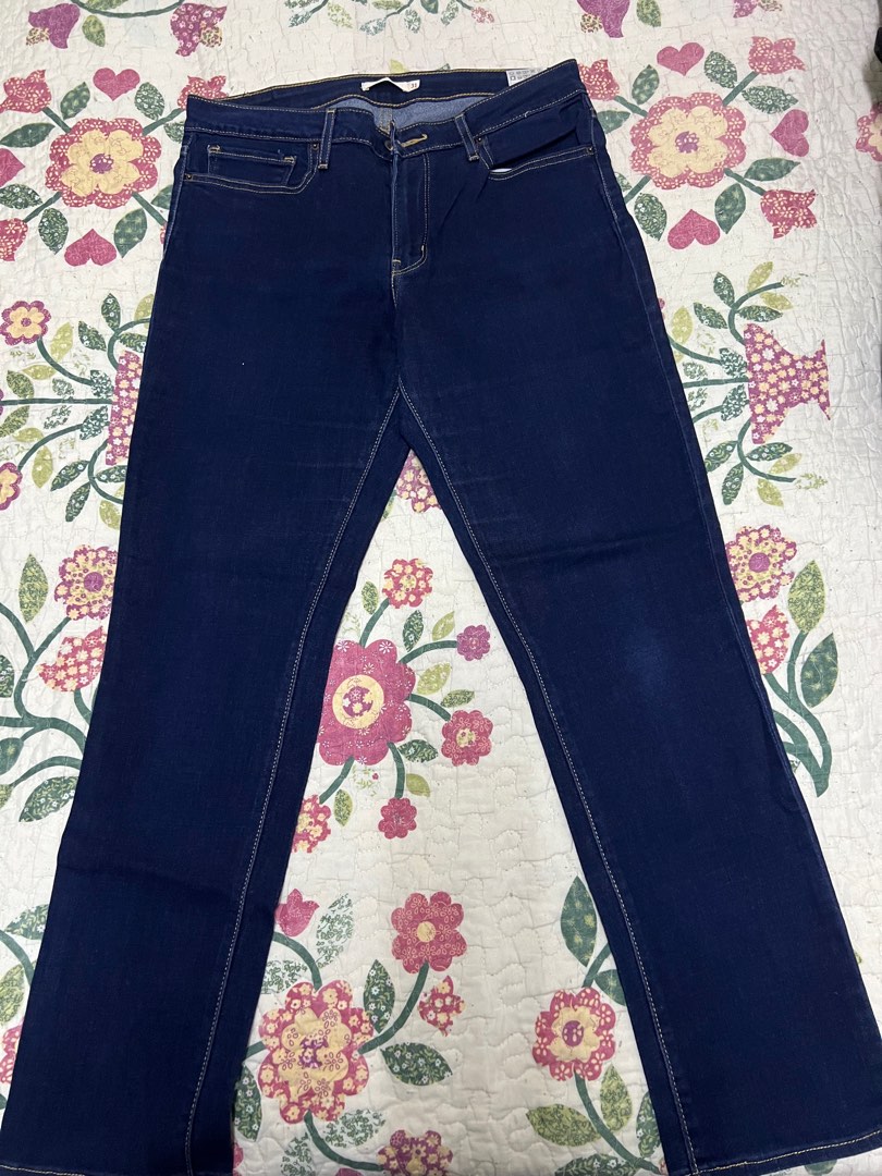 Levi's 712 Slim Cut Jeans, Women's Fashion, Bottoms, Jeans & Leggings on  Carousell