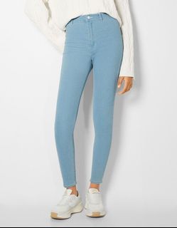 (Category: ) located in . Submitted by unTangledcloset (Listing ID 1208359561, Image 1). Description: .