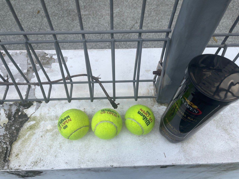 100 Lightly Used Tennis Balls - FREE SHIPPING!