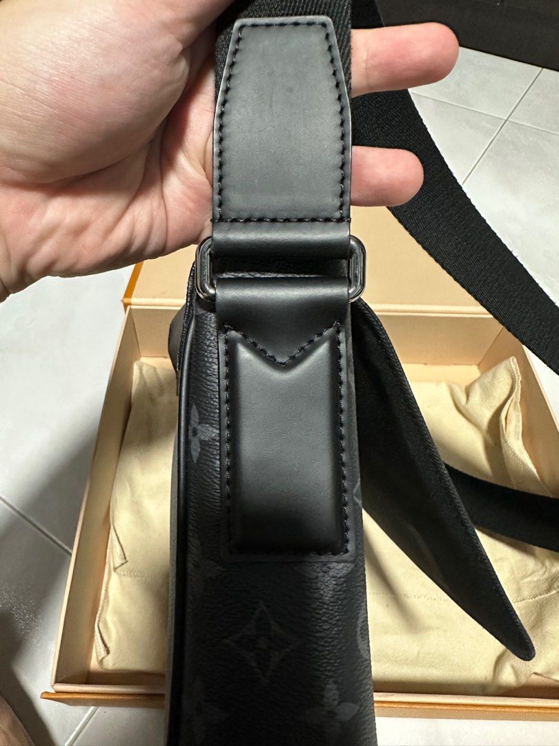 N40040 Louis Vuitton 2018 Damier Graphite District Messenger Bag