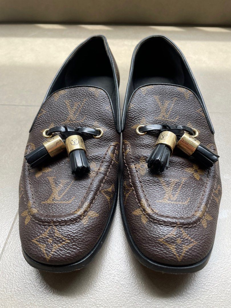 women louis vuitton leather shoes authentic leather, Women's Fashion,  Footwear, Loafers on Carousell