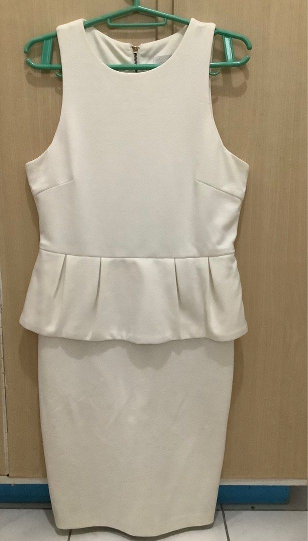 Love,Bonito Dress (Category: Dresses) located in Bay. Submitted by fabfindsforless (Listing ID 1208304116, Image 1). Description: Love,Bonito Dress ( Preloved) Off-White Size: M Used once 1,600 + shipping fee (buyers expense) .