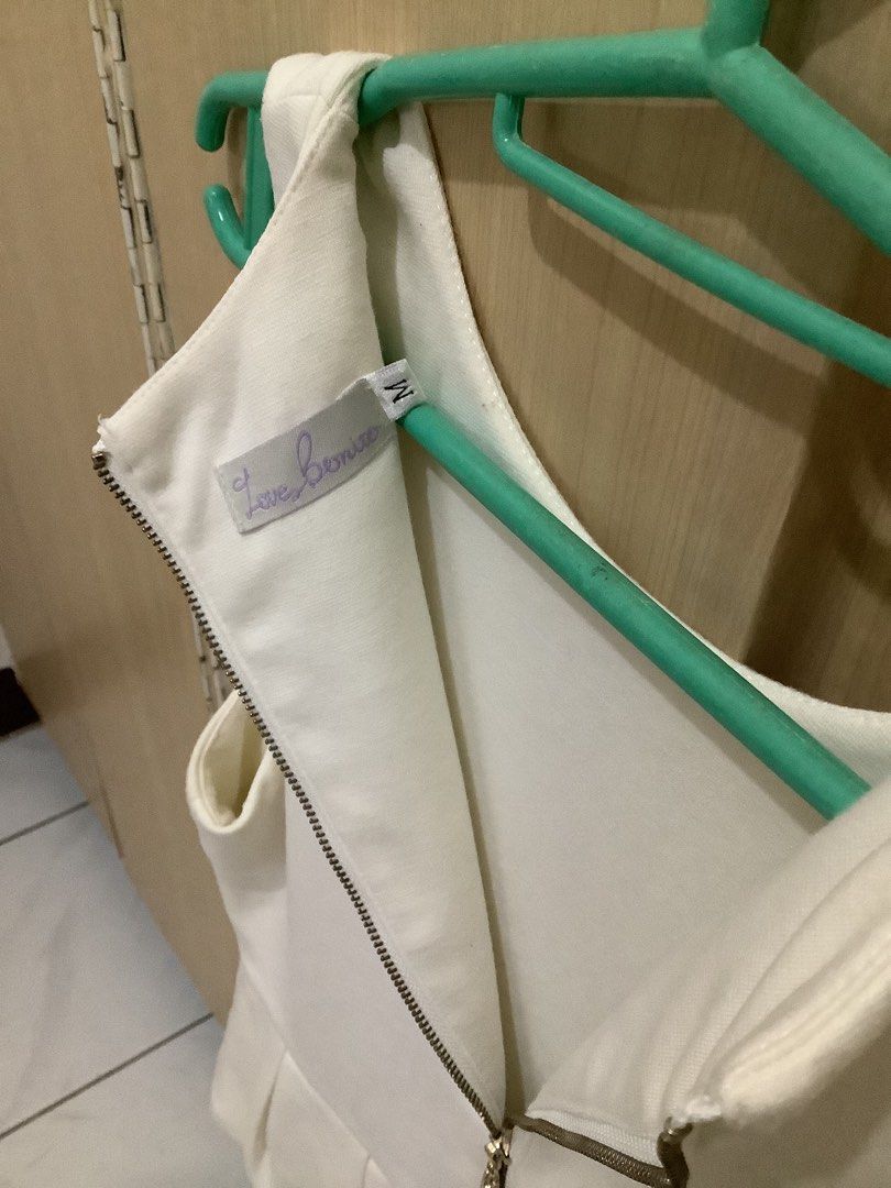 Love,Bonito Dress (Category: Dresses) located in Bay. Submitted by fabfindsforless (Listing ID 1208304116, Image 3). Description: Love,Bonito Dress ( Preloved) Off-White Size: M Used once 1,600 + shipping fee (buyers expense) .