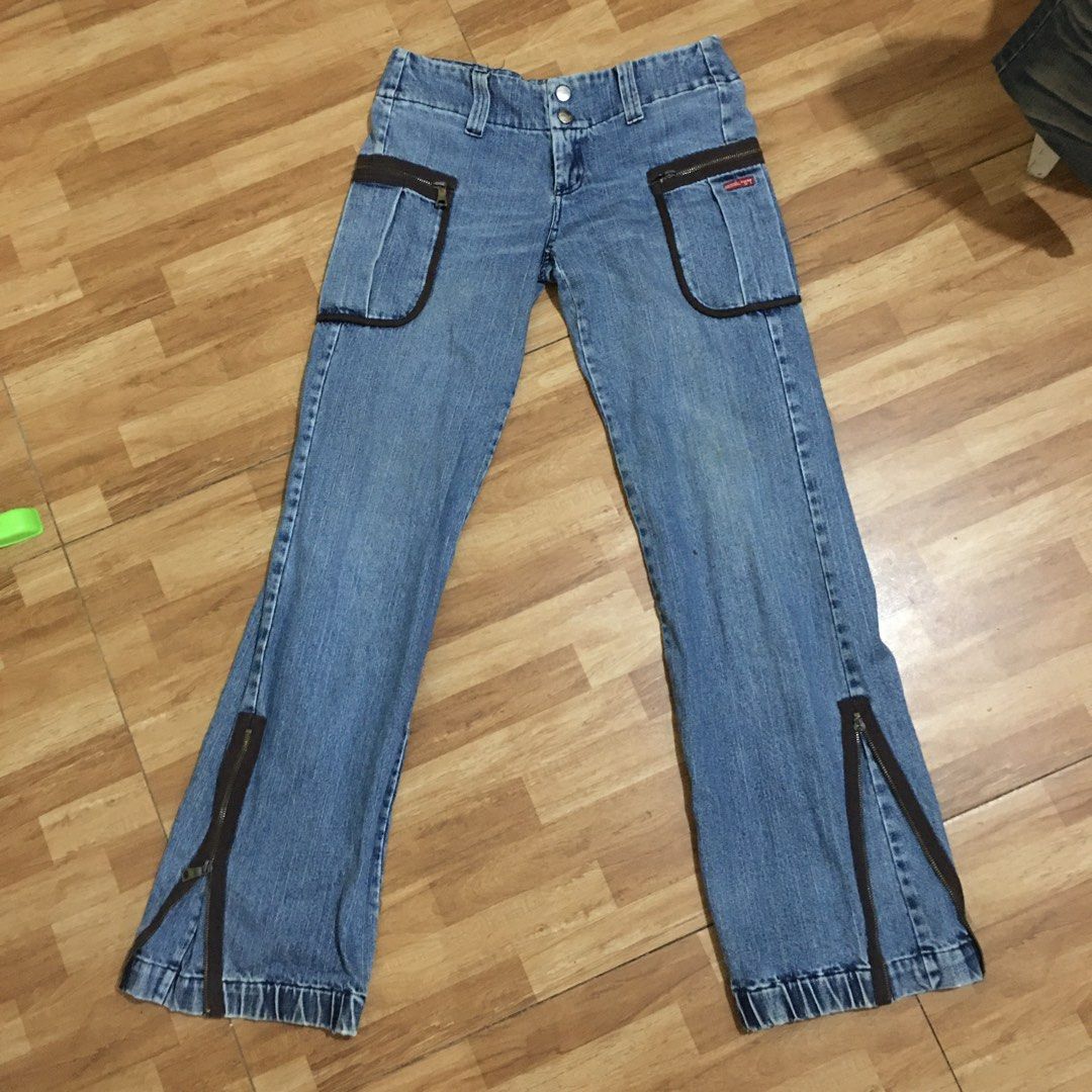 Low waist cargo pants/jeans (Category: Jeans) located in Taguig. Submitted by jdeclutter__ (Listing ID 1208348131, Image 2). Description: waist30 inches length 39 inches.