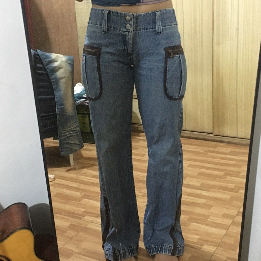 Low waist cargo pants/jeans (Category: Jeans) located in Taguig. Submitted by jdeclutter__ (Listing ID 1208348131, Image 1). Description: waist30 inches length 39 inches.