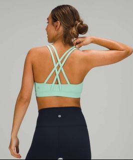 (Category: ) located in . Submitted by wardrobe.clearing (Listing ID 1208433088, Image 1). Description: .