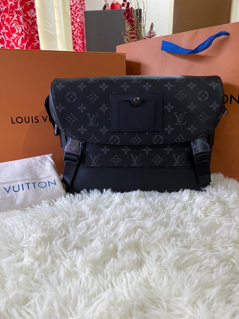 Mens lv messenger bag deals
