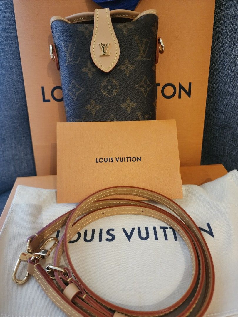 Like New LV Louis Vuitton Fold Me Pouch Monogram Canvas GHW(Cash S$1,450)