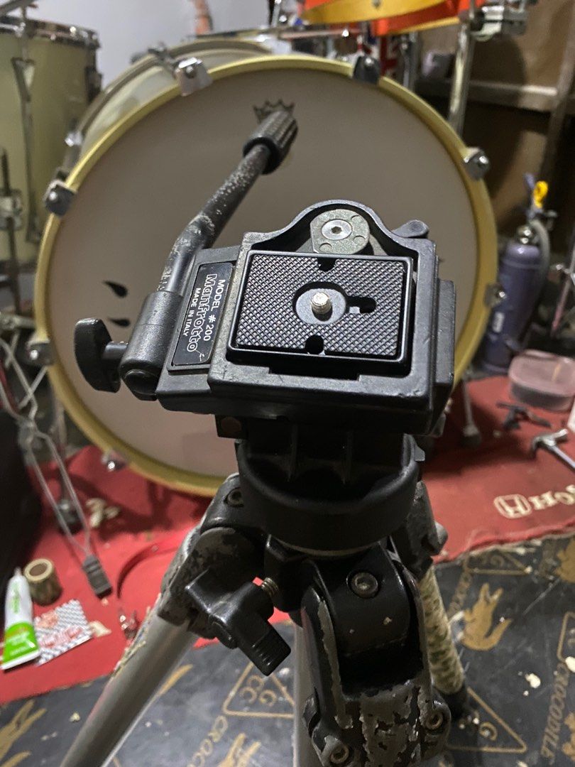 Manfrotto ART 144 with Manfrotto 200 Fluid Head, Photography