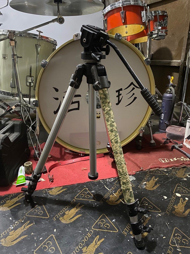 Manfrotto ART 144 with Manfrotto 200 Fluid Head, Photography