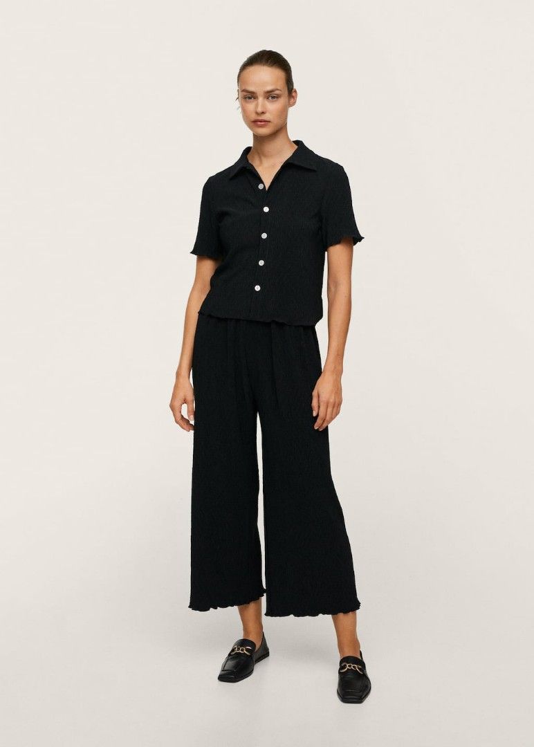 ❌SOLD - Mango textured piqued coordinates/culottes (Category: Sets or Coordinates) located in Makati City. Submitted by shabelita (Listing ID 1208383980, Image 1). Description: Bought the set for 3.5k. Xs to slightly medium frames. The pants (xs) is perfect for heights 5'4 to 5'5. Elastic waist. Top is small. Negotiable..