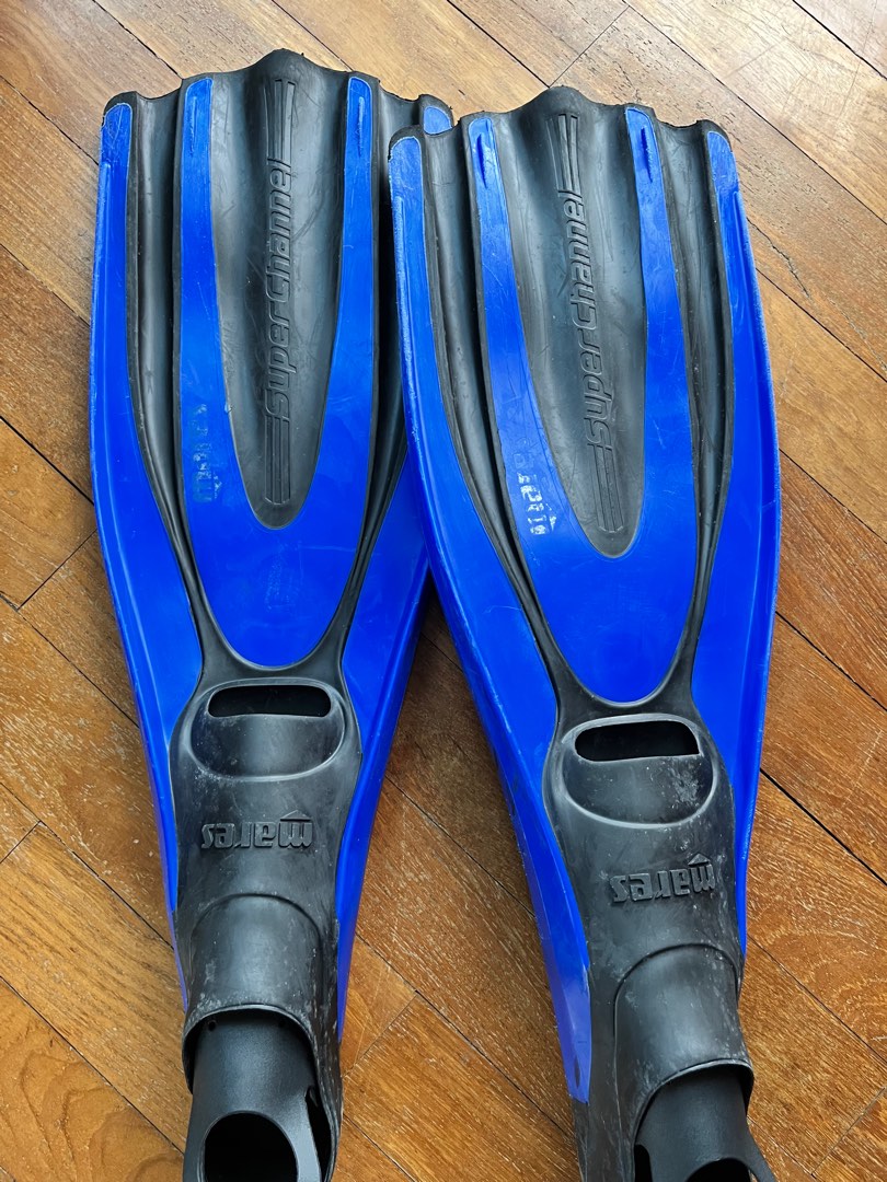 Mares scuba fins, Sports Equipment, Other Sports Equipment and Supplies