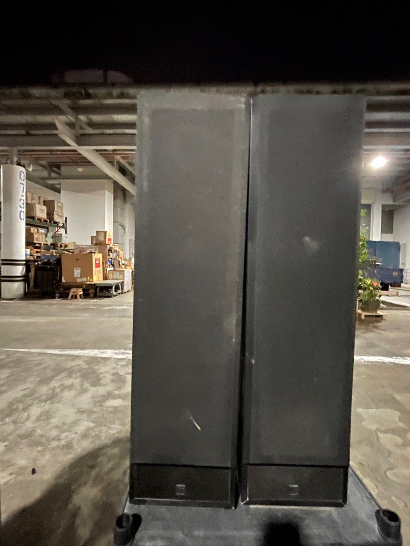 Nad 801 tower speakers top