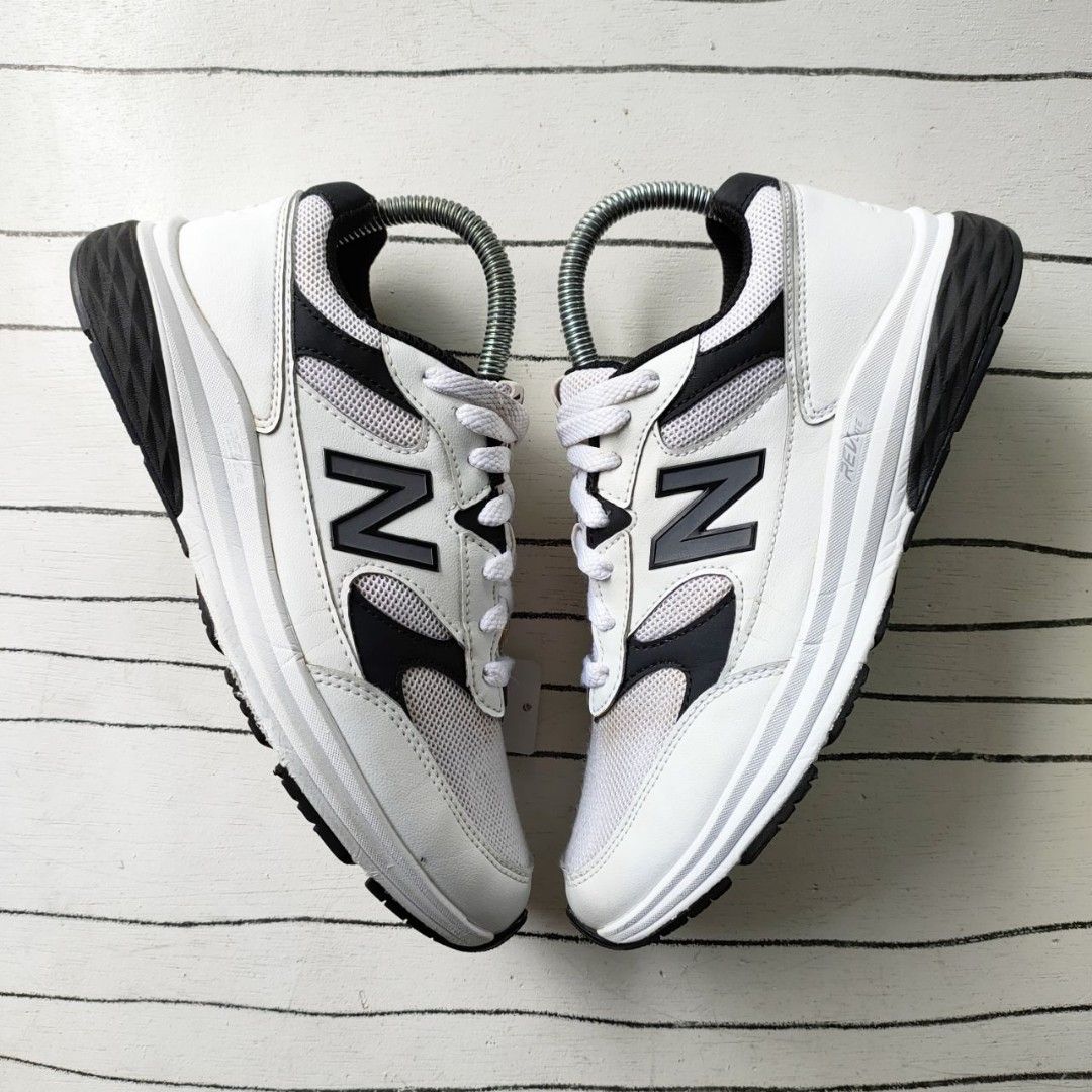 NEW BALANCE 2E WHITE 5.5UK 24CM Women s Fashion Footwear