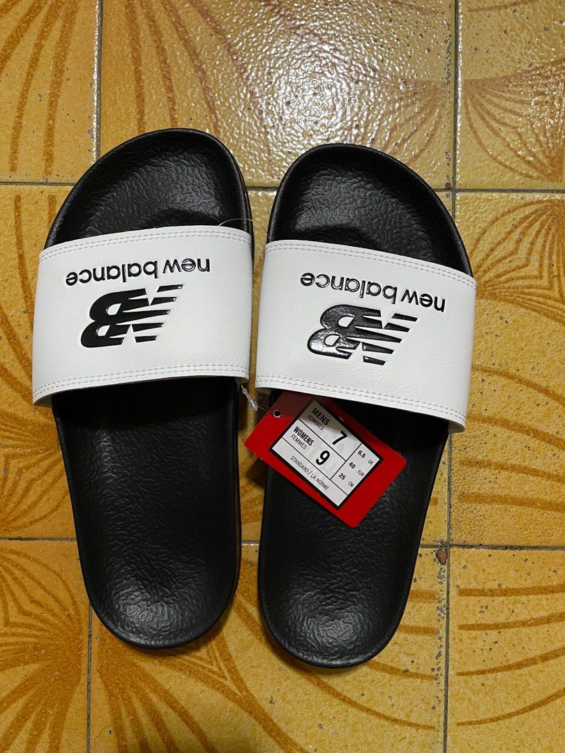 New balance shop flip flops