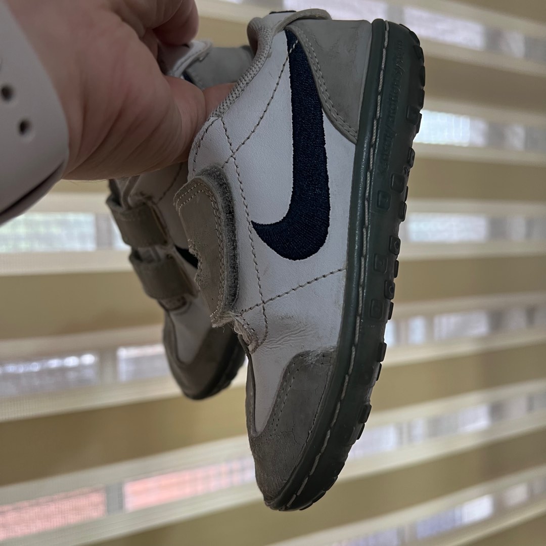 toddler boy grey nike shoes