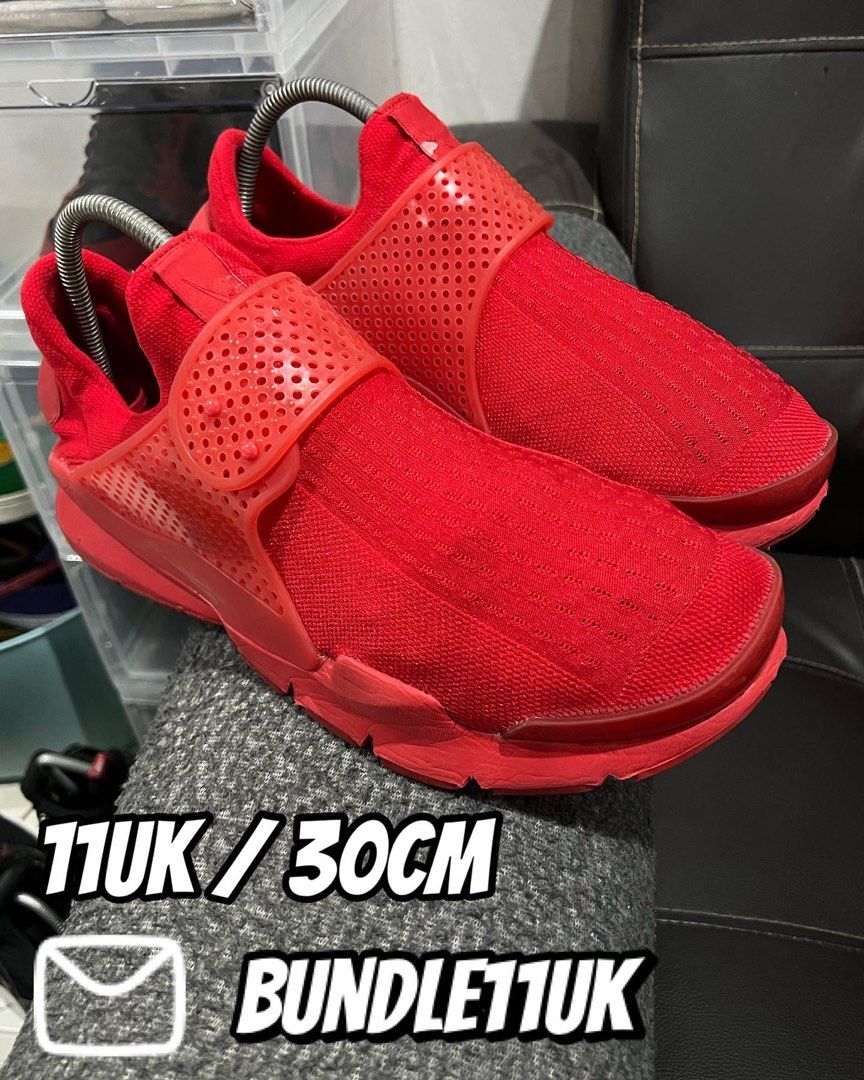 Nike sock sales dart triple red