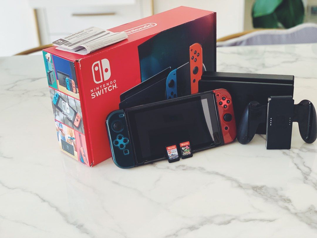 Switch comes outlet with
