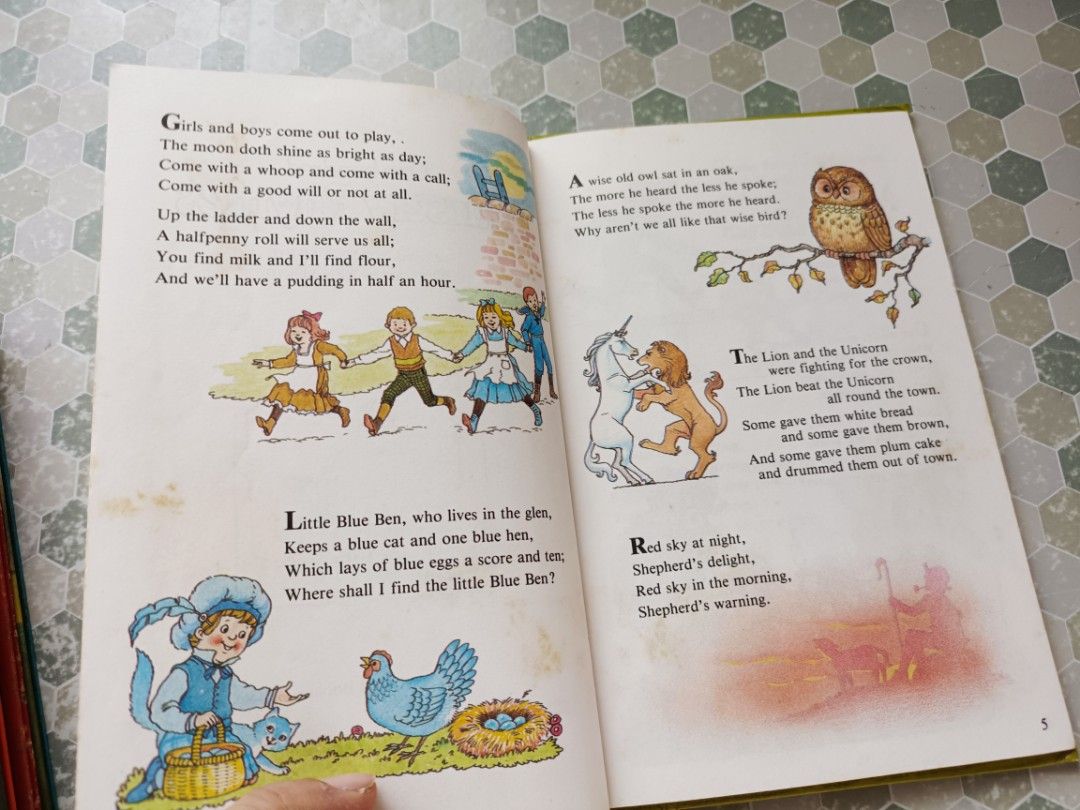 One hundred Nursery Rhymes, Hobbies & Toys, Books & Magazines