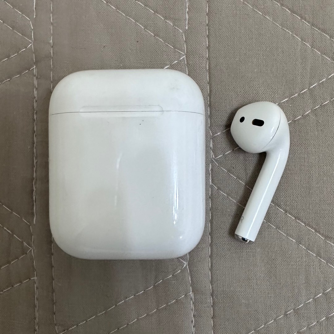 apple airpods with charging case generation 2 1 items