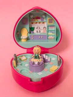 Polly Pocket Bathtime Fun Ring Case - 1991