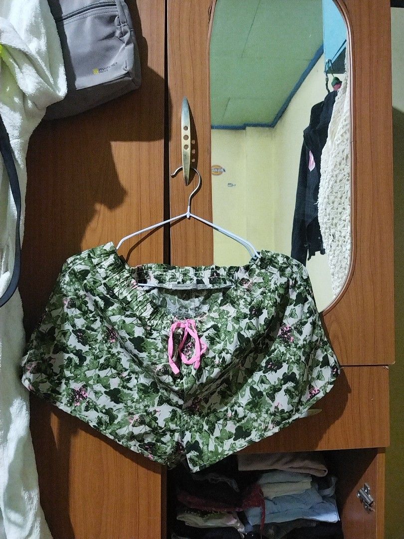 Preloved shorts decluttering . atmosphere (Category: Activewear) located in Cabadbaran. Submitted by xevedatiles (Listing ID 1208450504, Image 1). Description: .